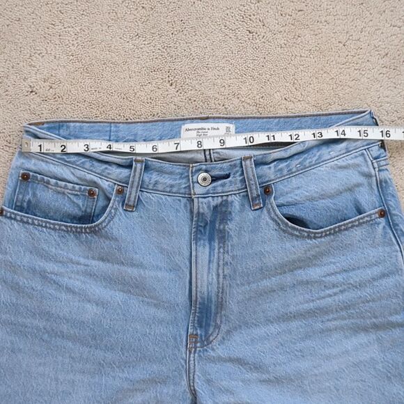 Abercrombie and Fitch High Rise Loose Jean Size 30/10R - Picture 6 of 8